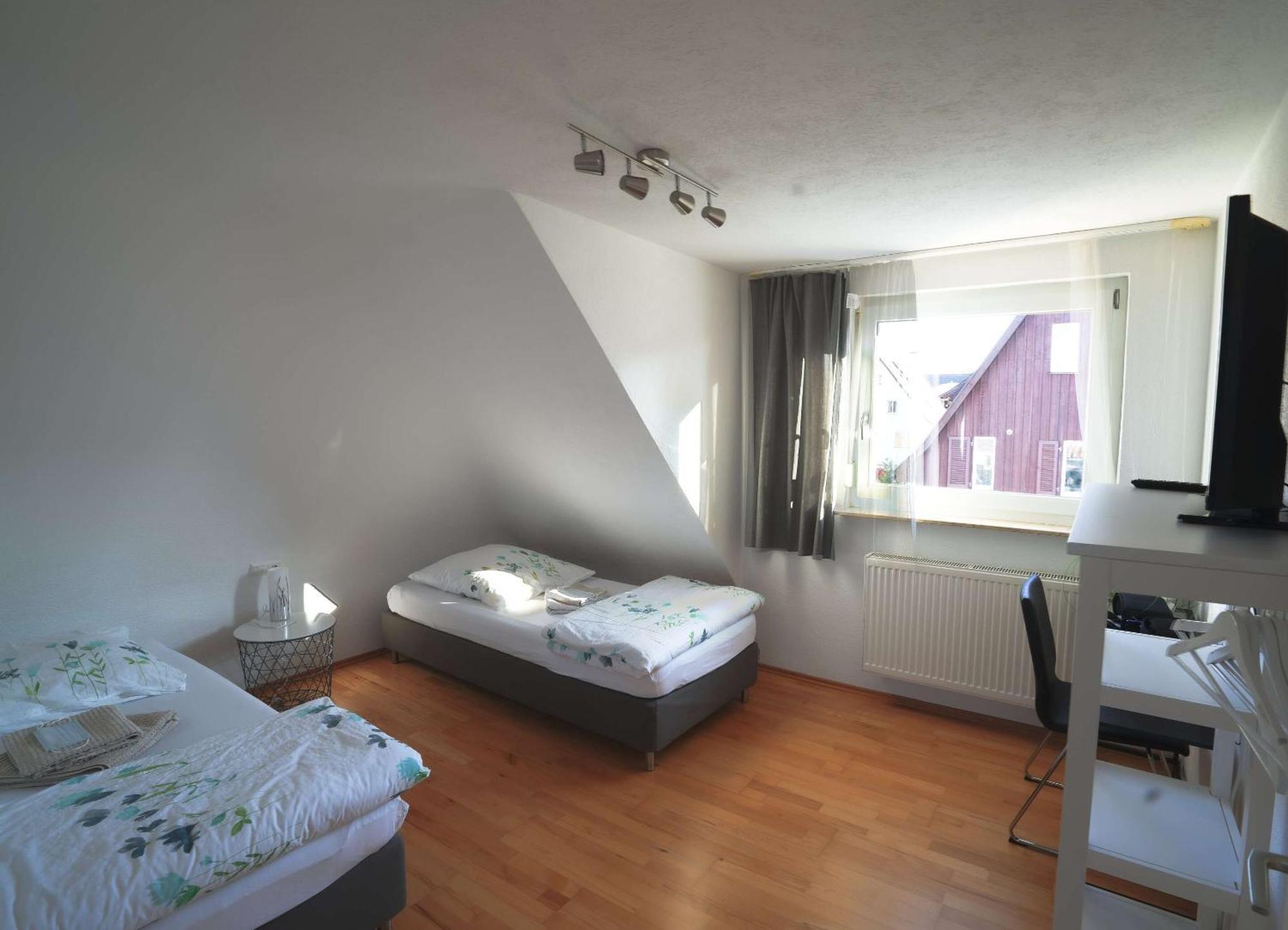 Fewo Reutlingen Heinestrasse Szoba fotó